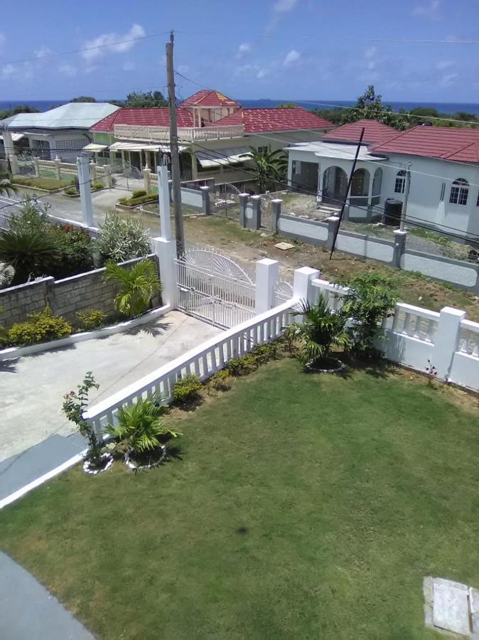 Отель The Retreat Lyssons Экстерьер фото