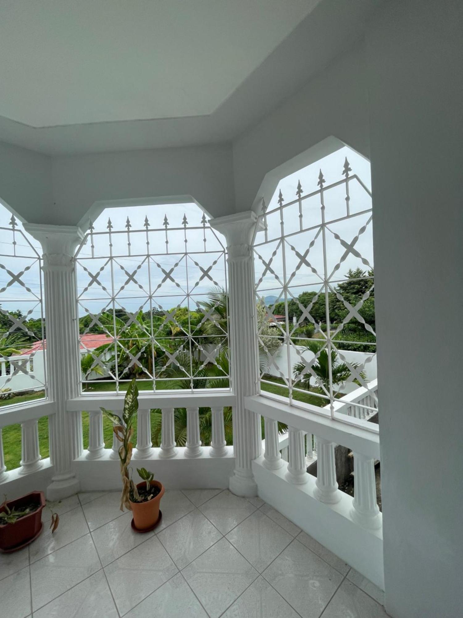 Отель The Retreat Lyssons Экстерьер фото